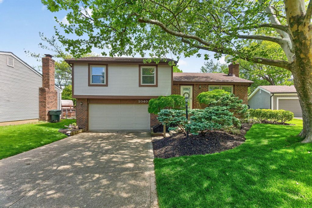 Photo of 2040 Tuckaway Court, Columbus, OH 43228 (MLS # 226014323)