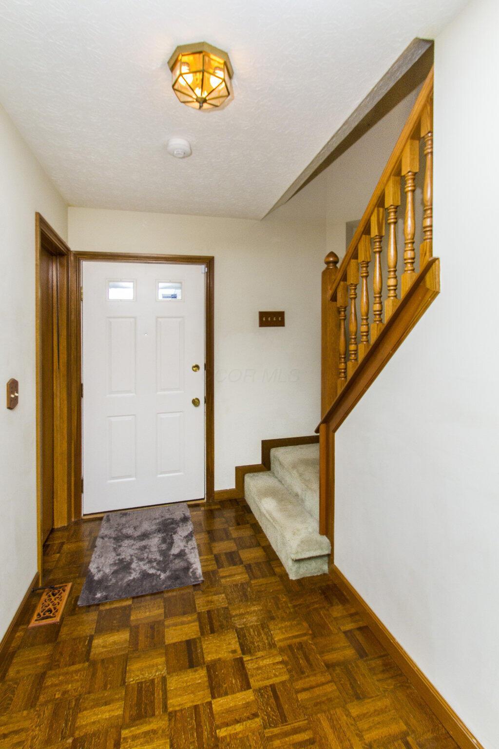 1248 Treehaven Lane, Columbus, Ohio image 2