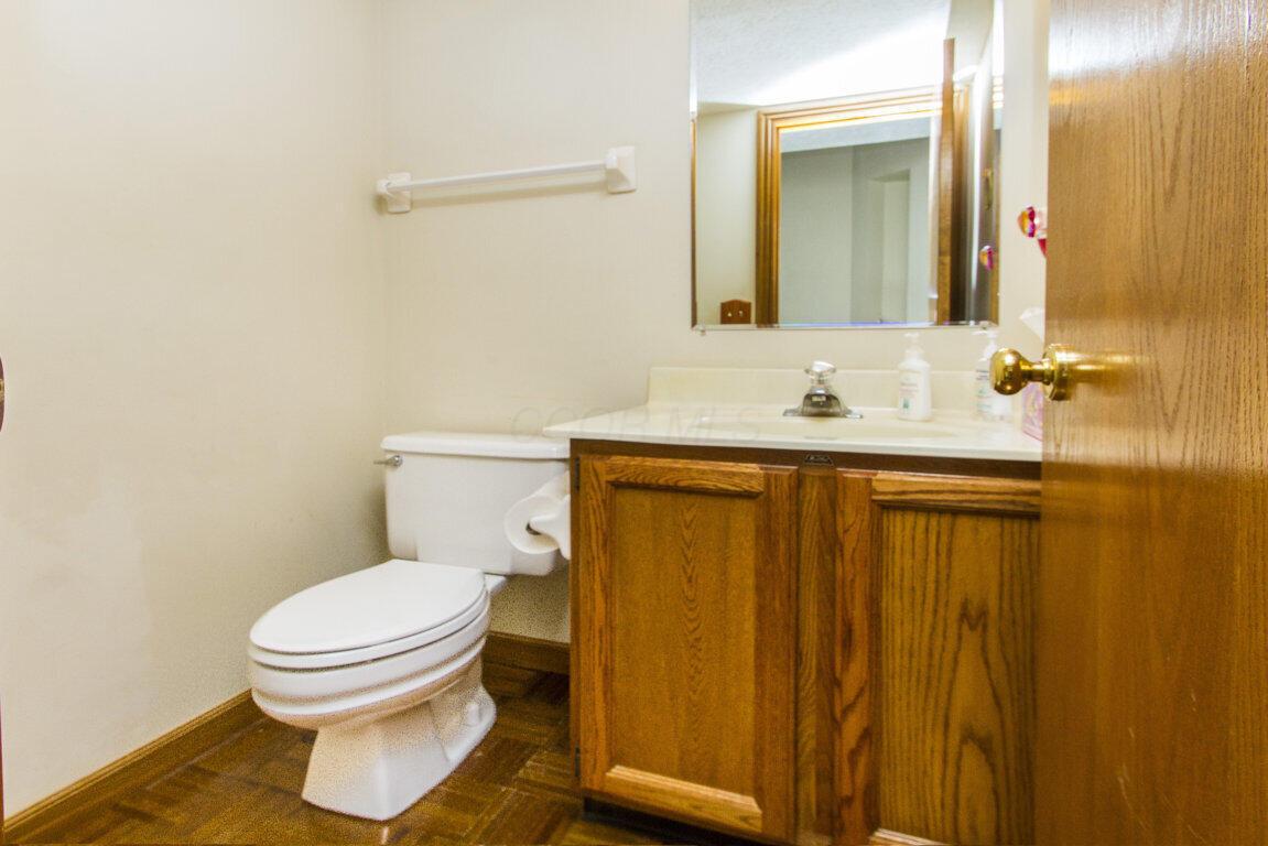 1248 Treehaven Lane, Columbus, Ohio image 4