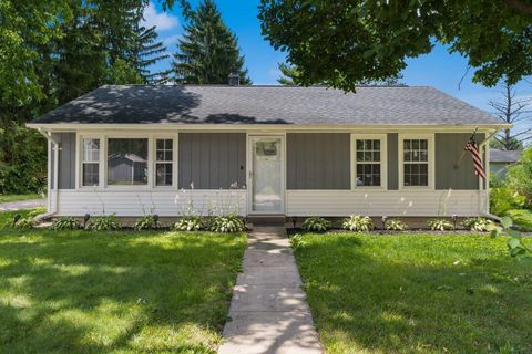 Photo of 131 Walnut Street, Groveport, OH 43125 (MLS # 226023466)