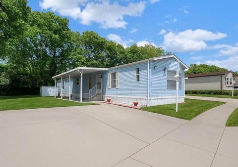 Photo of 408 Chambersburg Road, Columbus, OH 43207 (MLS # 225044379)