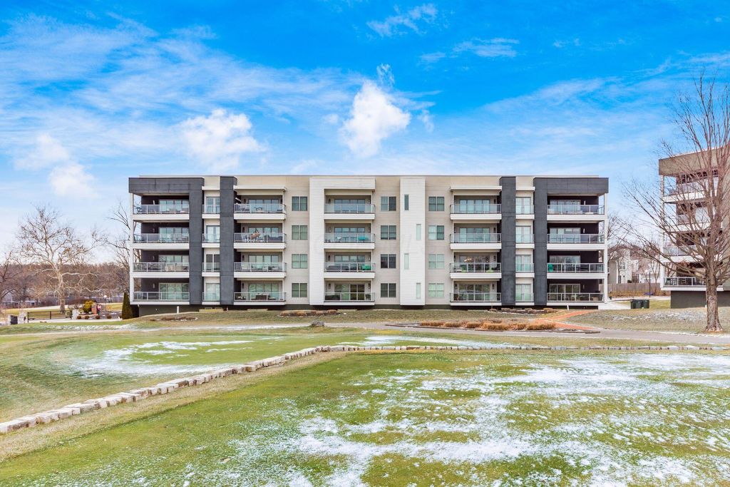 Photo of 5339 Highpointe Lakes Drive 403 #403, Westerville, OH 43081 (MLS # 226001690)