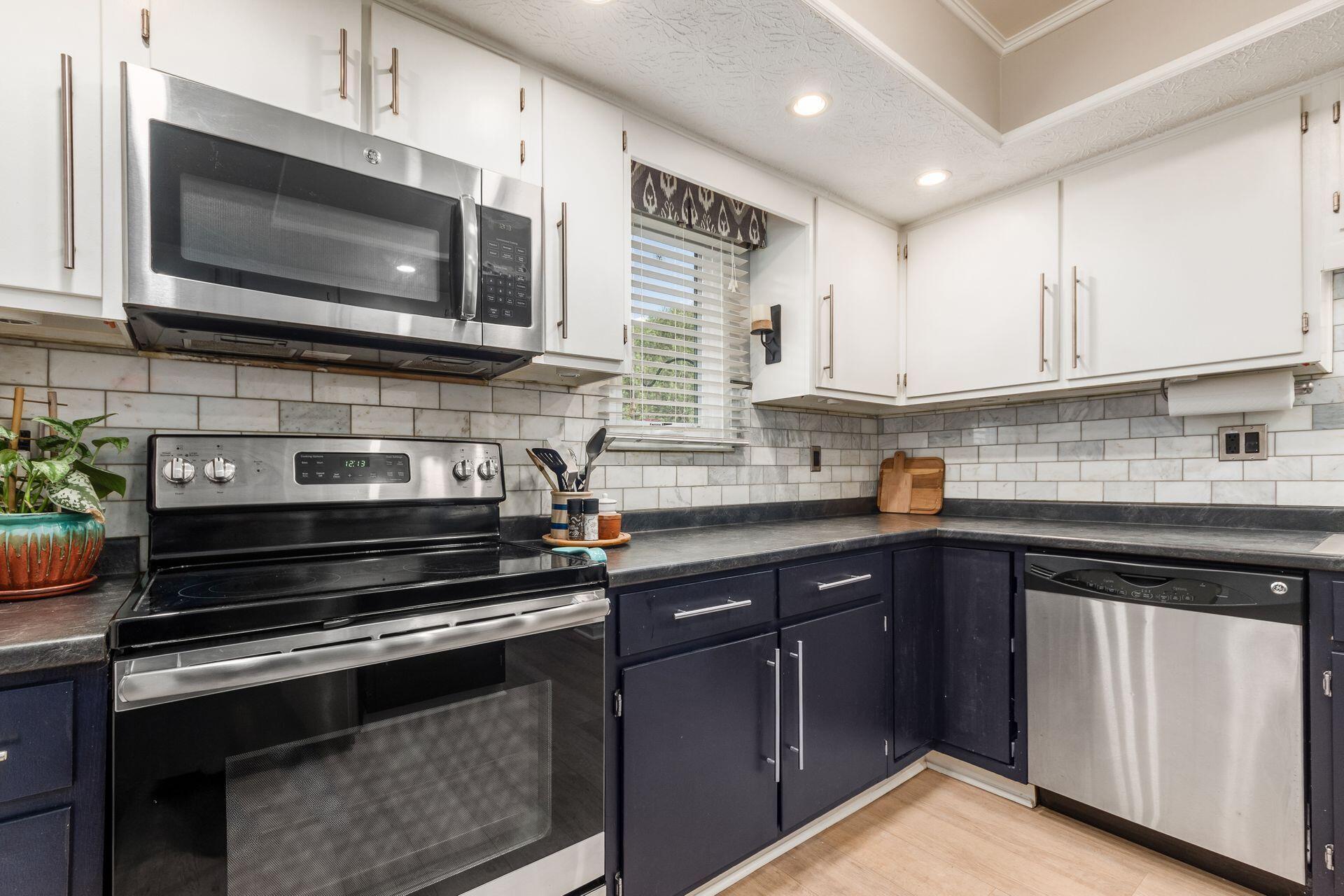 Columbus, Ohio 43230, United States, 3 Bedrooms Bedrooms, ,2 BathroomsBathrooms,Residential,Coming Soon,198295