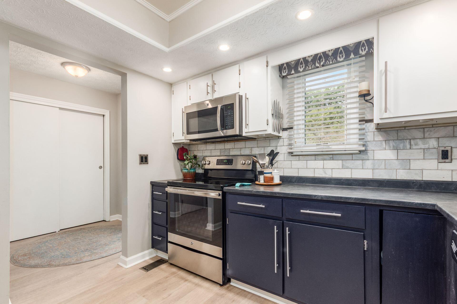 Columbus, Ohio 43230, United States, 3 Bedrooms Bedrooms, ,2 BathroomsBathrooms,Residential,Coming Soon,198295