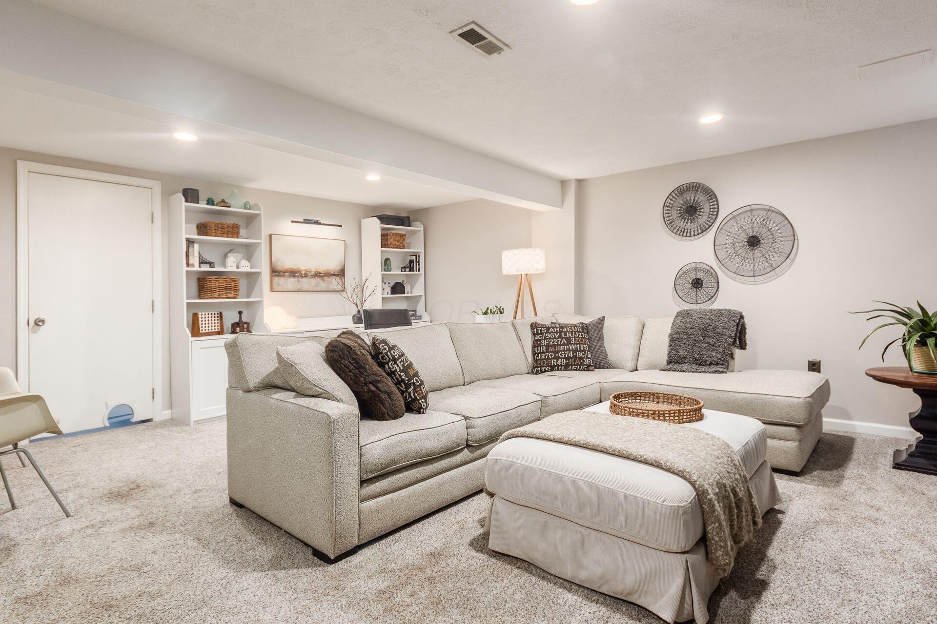 Columbus, Ohio 43230, United States, 3 Bedrooms Bedrooms, ,2 BathroomsBathrooms,Residential,Coming Soon,198295