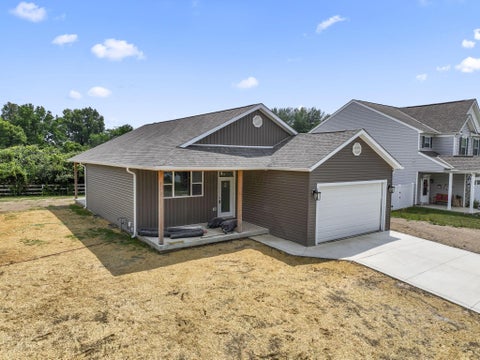 Photo of 1551 Metcalfe Avenue, Obetz, OH 43207 (MLS # 226008763)