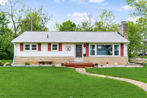 Photo of 3119 Lotz Drive, Grove City, OH 43123 (MLS # 226018097)