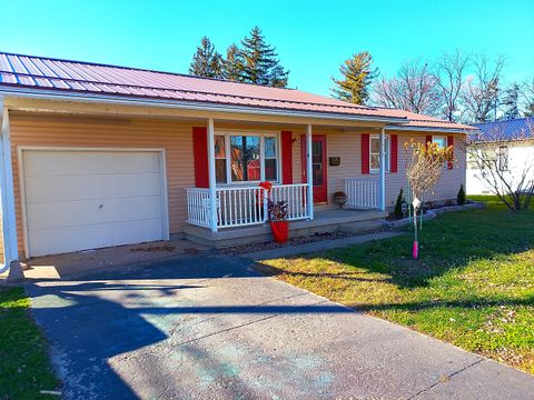 Photo of 415 Florence Street, Washington Court House, OH 43160 (MLS # 225045021)