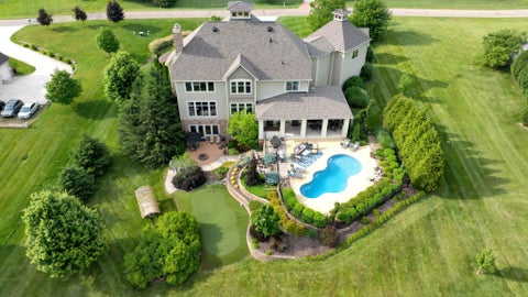 Photo of 27 Granview Crossing, Granville, OH 43023 (MLS # 226021331)