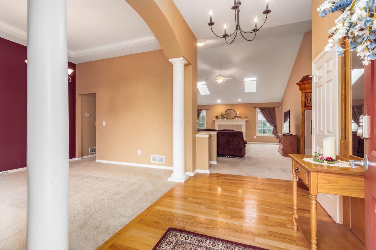 4409 Gary Way, Hilliard, Ohio image 4