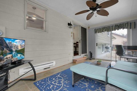 Tiny photo for 426 Alison Court, Lancaster, OH 43130 (MLS # 226000705)