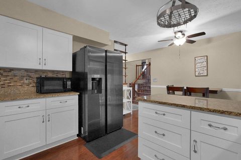 Tiny photo for 426 Alison Court, Lancaster, OH 43130 (MLS # 226000705)