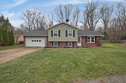 Photo of 426 Alison Court, Lancaster, OH 43130 (MLS # 226000705)