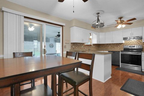 Tiny photo for 426 Alison Court, Lancaster, OH 43130 (MLS # 226000705)