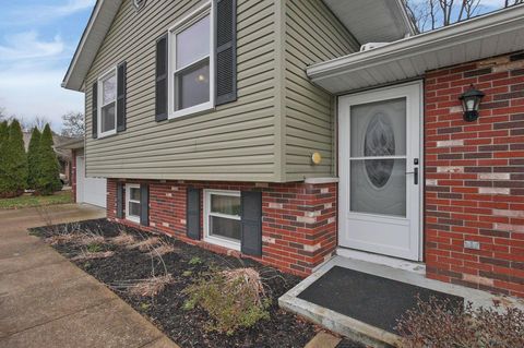 Tiny photo for 426 Alison Court, Lancaster, OH 43130 (MLS # 226000705)
