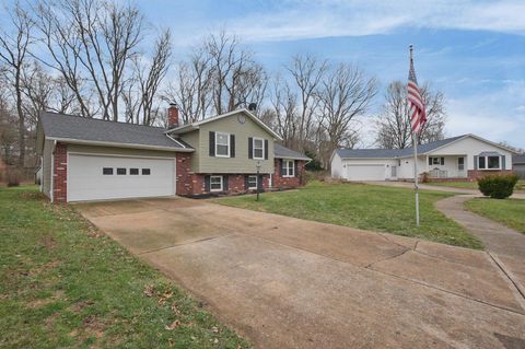Tiny photo for 426 Alison Court, Lancaster, OH 43130 (MLS # 226000705)