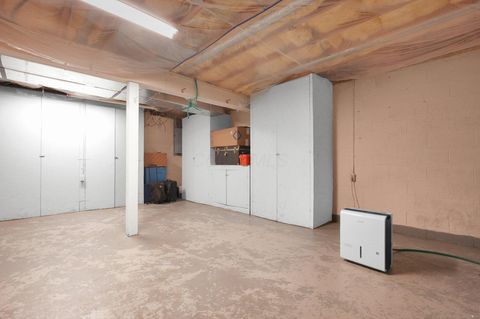 Tiny photo for 426 Alison Court, Lancaster, OH 43130 (MLS # 226000705)