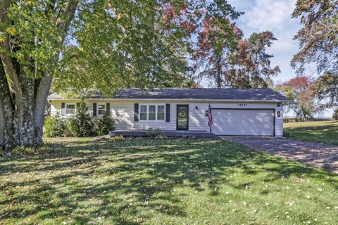 Photo of 14227 Nelson Drive, Mount Vernon, OH 43050 (MLS # 226040066)