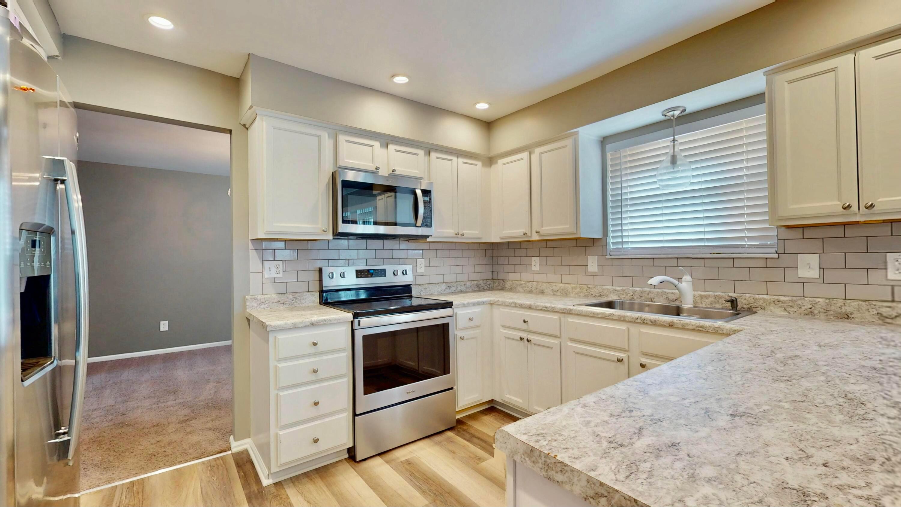 6555 Birchview Drive, Reynoldsburg, Ohio image 2