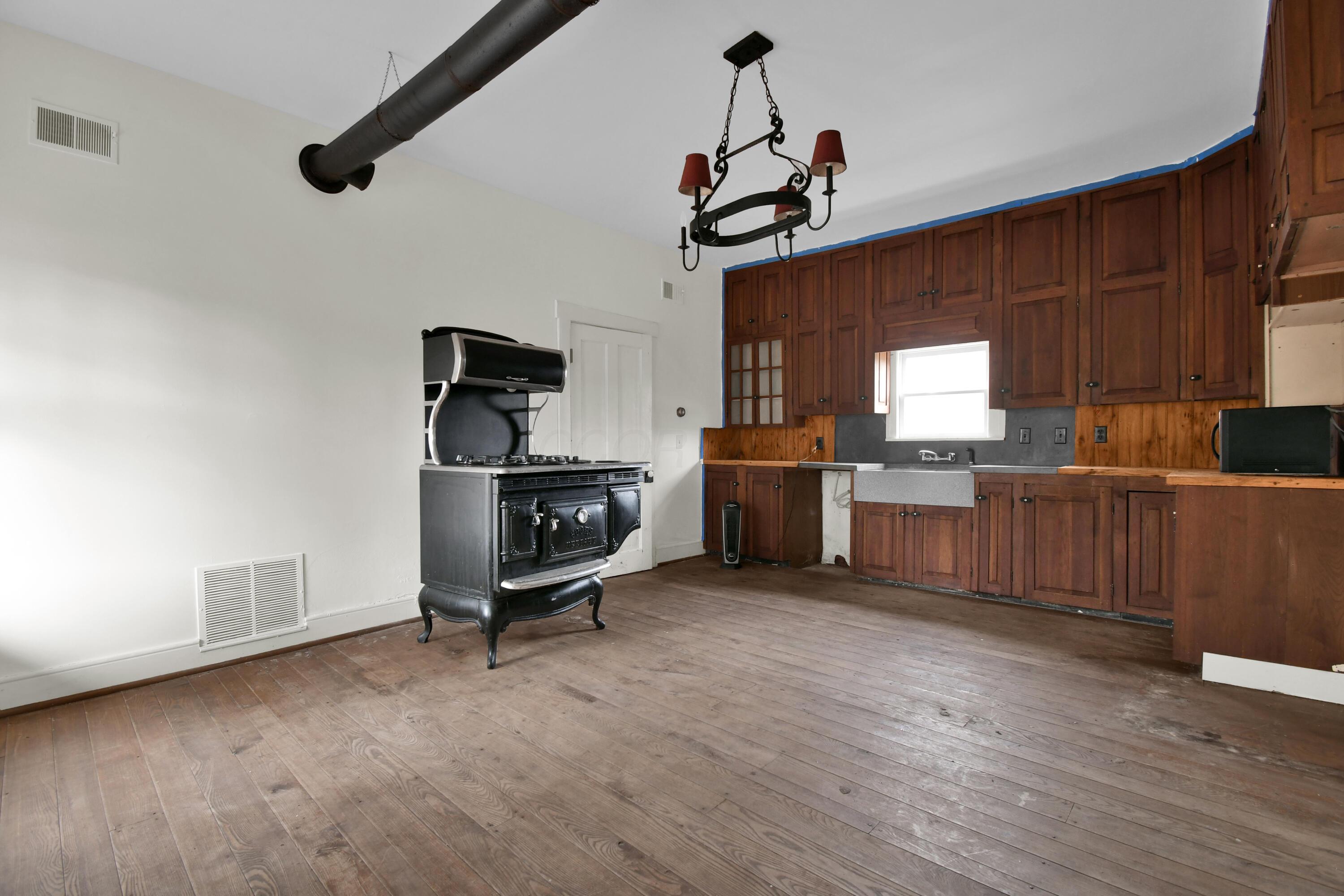 7053 Columbus Road, Mount Liberty, Ohio image 22