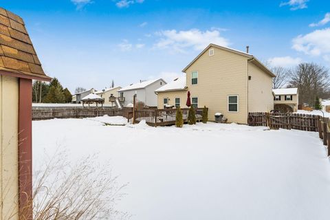 Tiny photo for 411 Broadview Court, Pataskala, OH 43062 (MLS # 226003258)