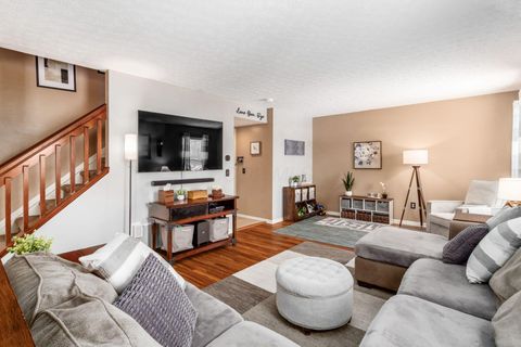 Tiny photo for 411 Broadview Court, Pataskala, OH 43062 (MLS # 226003258)