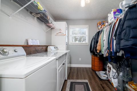 Tiny photo for 225 Edwards Road, Circleville, OH 43113 (MLS # 226001961)