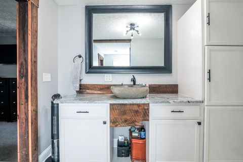 Tiny photo for 225 Edwards Road, Circleville, OH 43113 (MLS # 226001961)