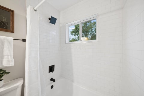 Tiny photo for 1382 Grovewood Drive, Columbus, OH 43207 (MLS # 226036387)