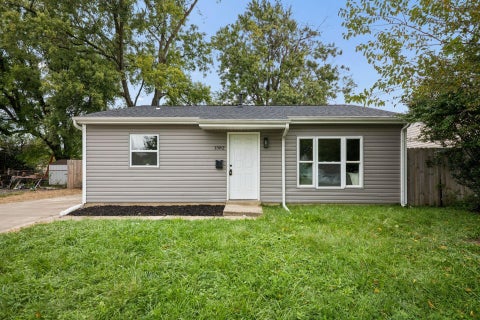 Photo of 1382 Grovewood Drive, Columbus, OH 43207 (MLS # 226036387)