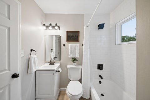 Tiny photo for 1382 Grovewood Drive, Columbus, OH 43207 (MLS # 226036387)