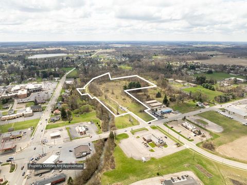 Photo of 825 Harding Way W, Galion, OH 44833 (MLS # 226005431)