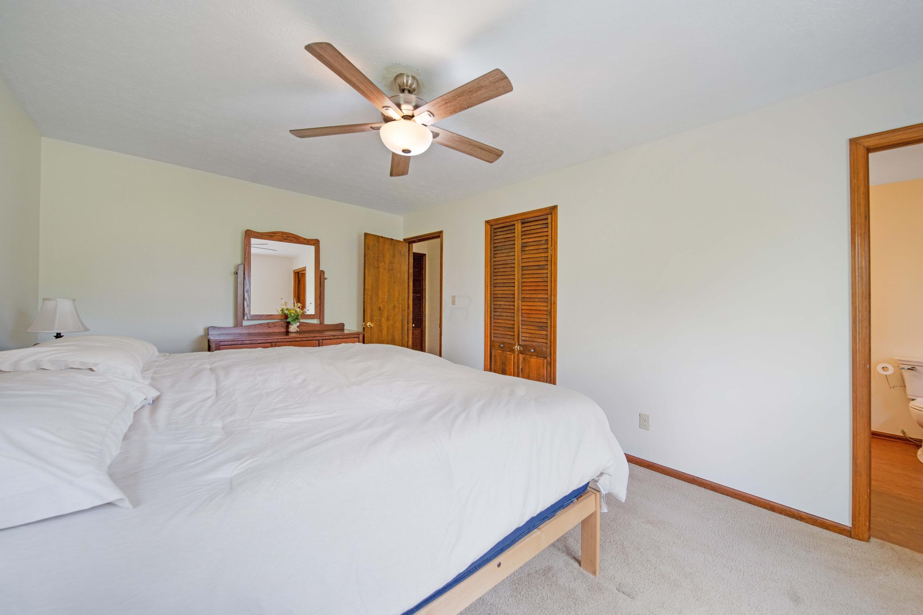 3210 Buttermilk Hill Road, Radnor, Ohio image 36