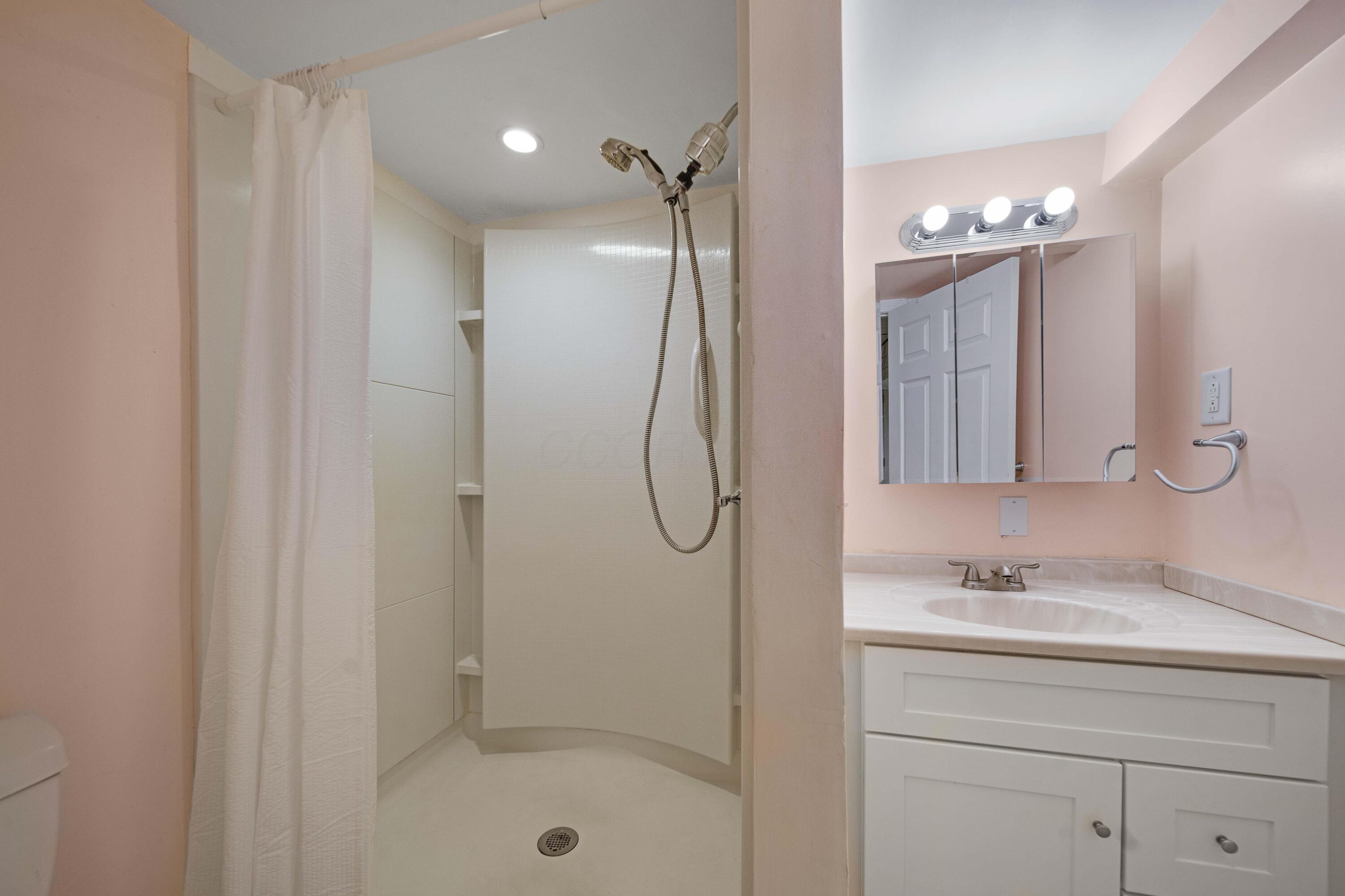 3210 Buttermilk Hill Road, Radnor, Ohio image 46