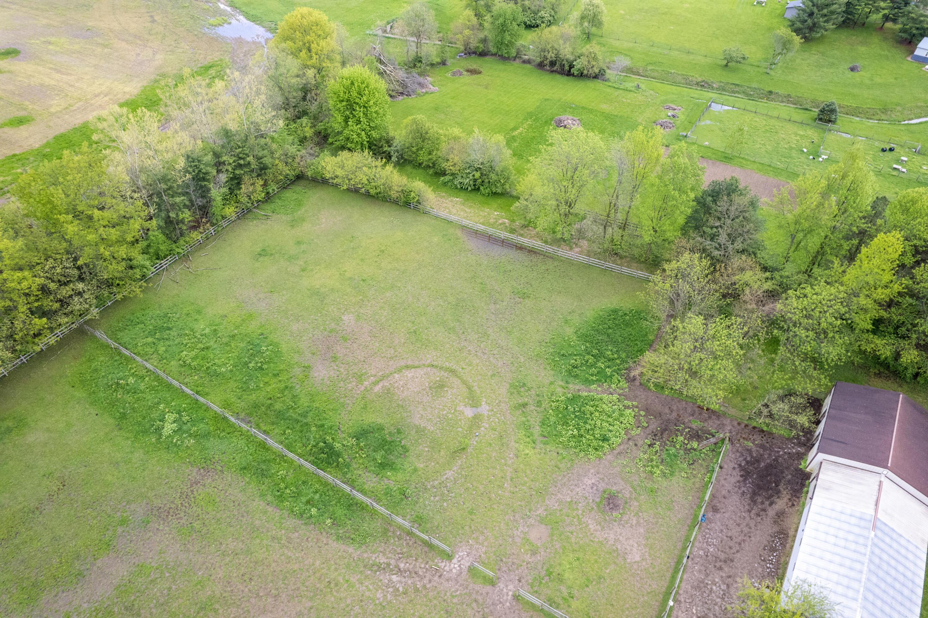 3210 Buttermilk Hill Road, Radnor, Ohio image 47