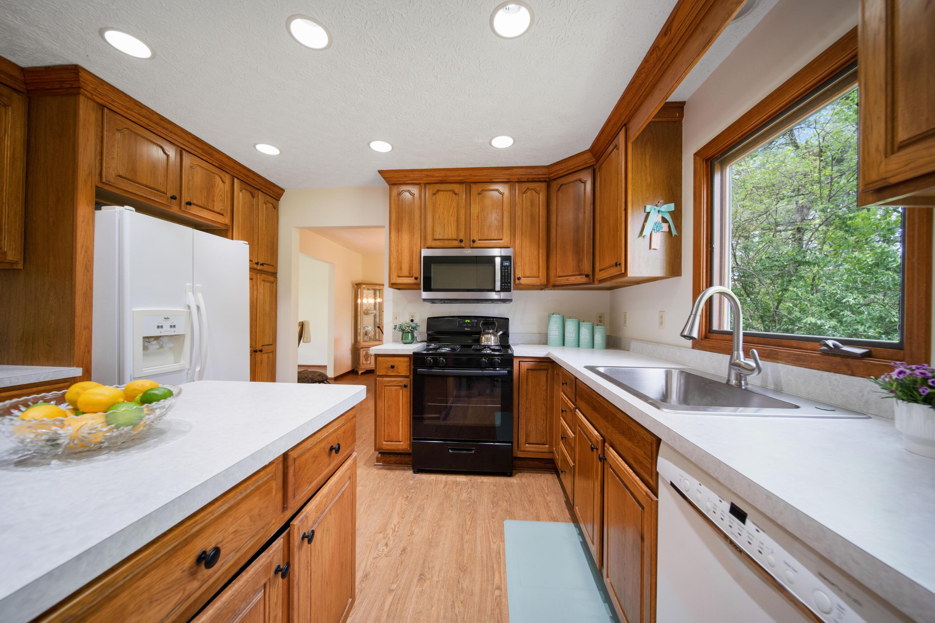 3210 Buttermilk Hill Road, Radnor, Ohio image 13