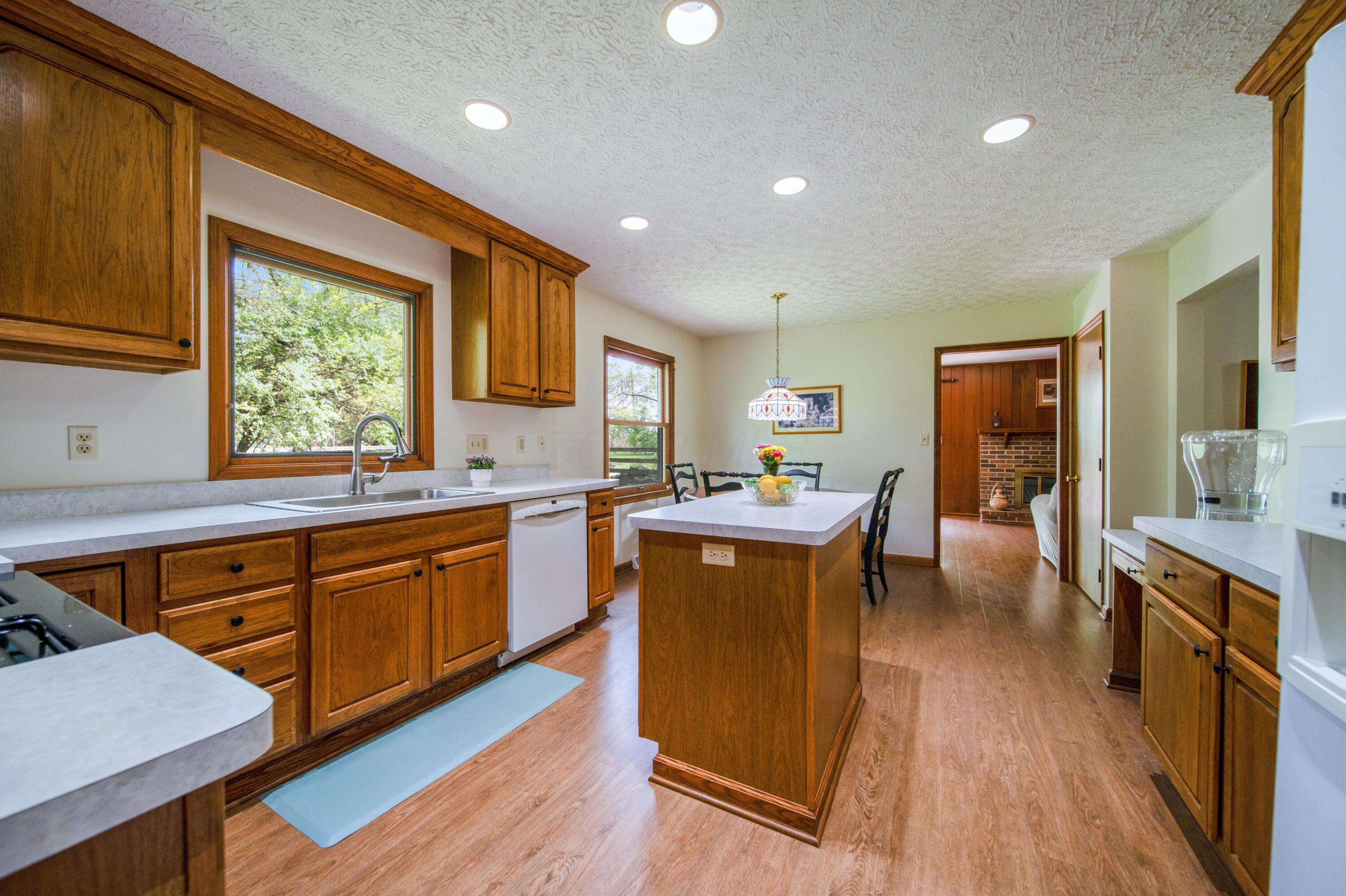 3210 Buttermilk Hill Road, Radnor, Ohio image 10
