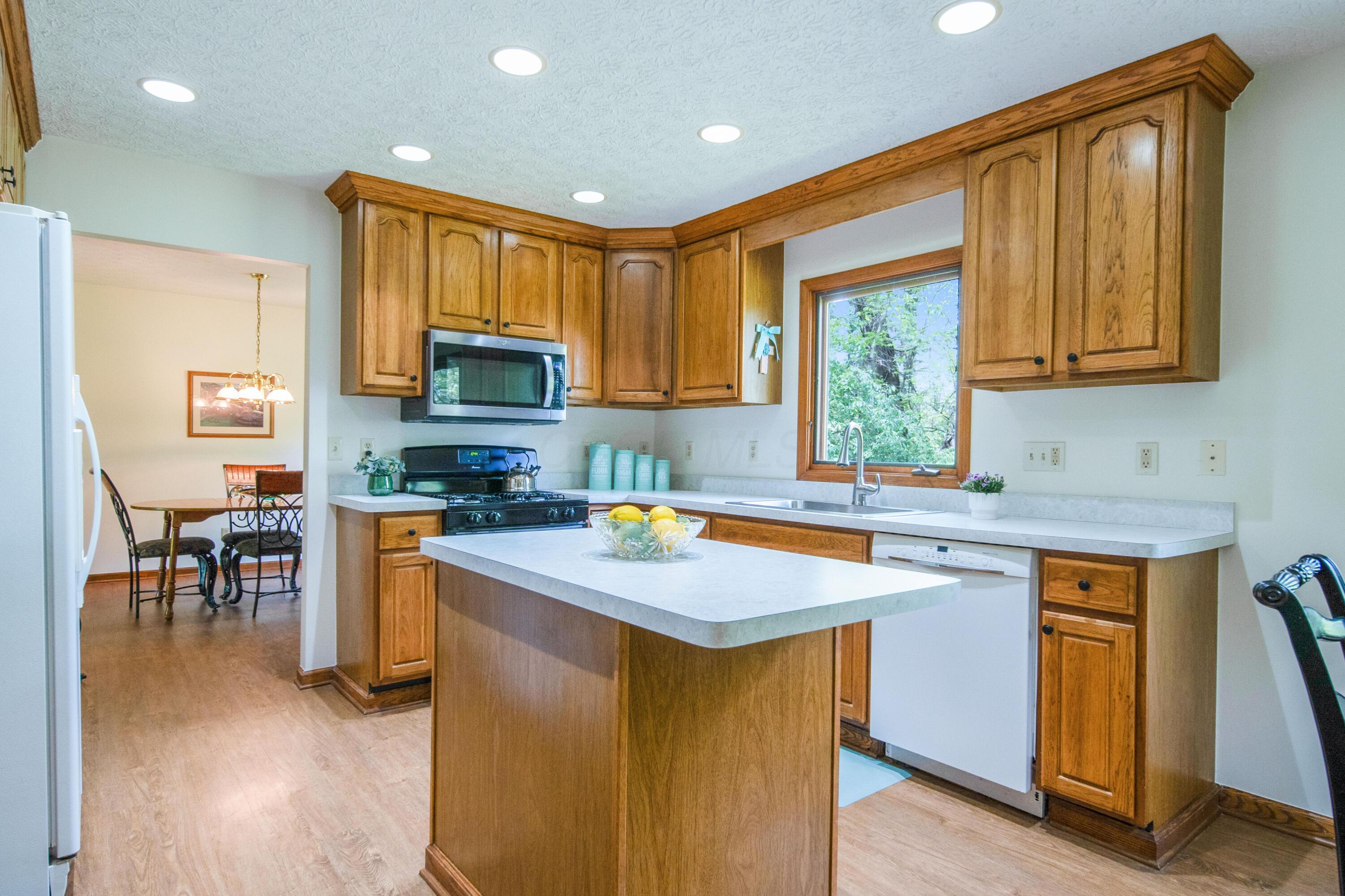 3210 Buttermilk Hill Road, Radnor, Ohio image 11