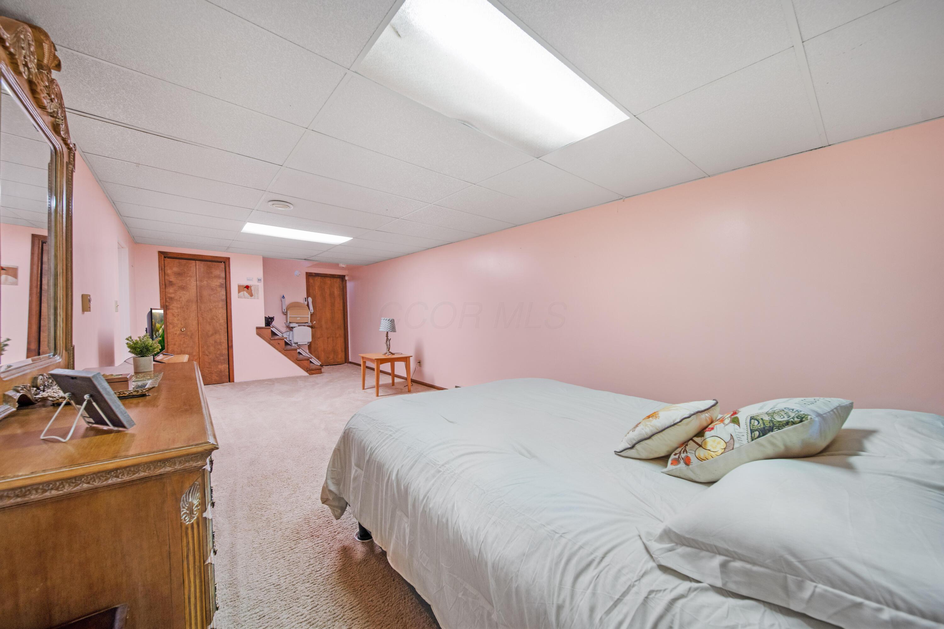3210 Buttermilk Hill Road, Radnor, Ohio image 44