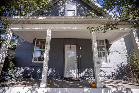Photo of 229 E William Street, Delaware, OH 43015 (MLS # 225039786)
