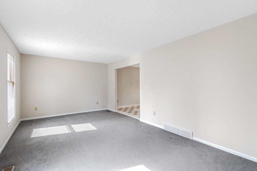 Columbus, Ohio 43230, United States, 4 Bedrooms Bedrooms, ,3 BathroomsBathrooms,Residential,Contingent,125075