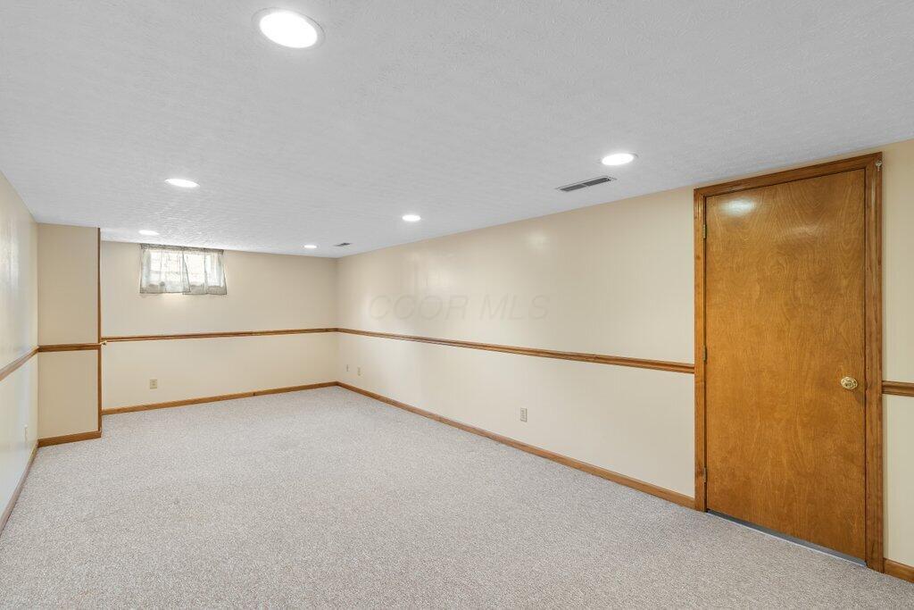 Columbus, Ohio 43230, United States, 4 Bedrooms Bedrooms, ,3 BathroomsBathrooms,Residential,Contingent,125075