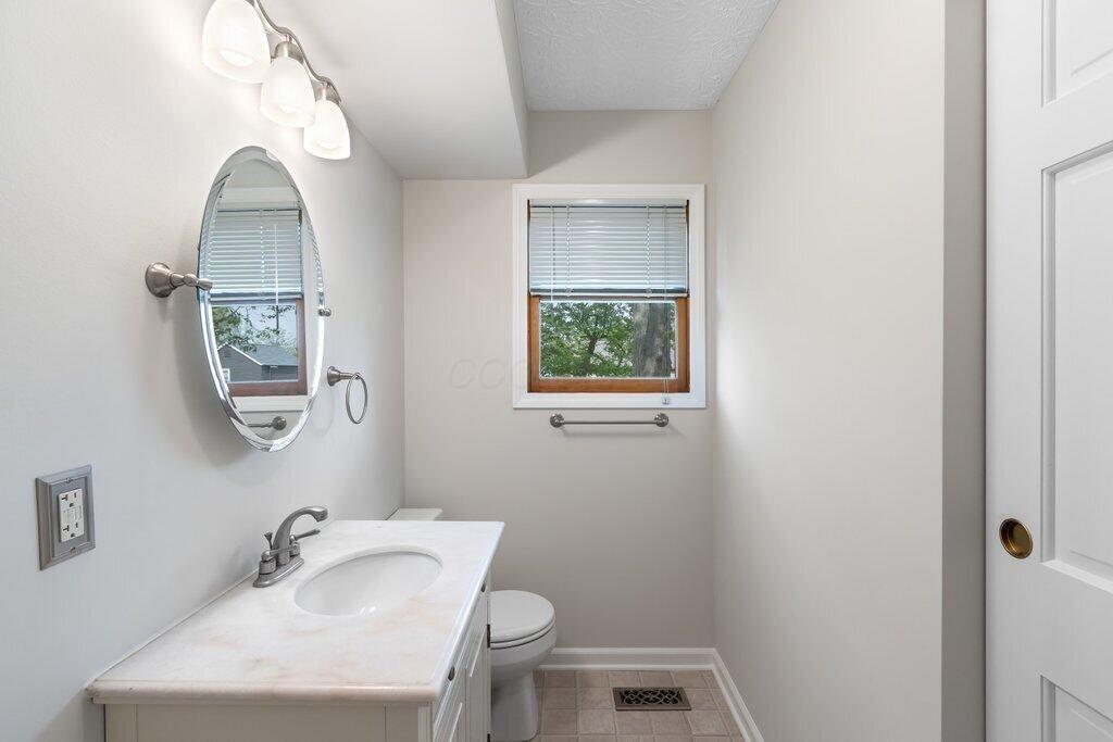 Columbus, Ohio 43230, United States, 4 Bedrooms Bedrooms, ,3 BathroomsBathrooms,Residential,Contingent,125075