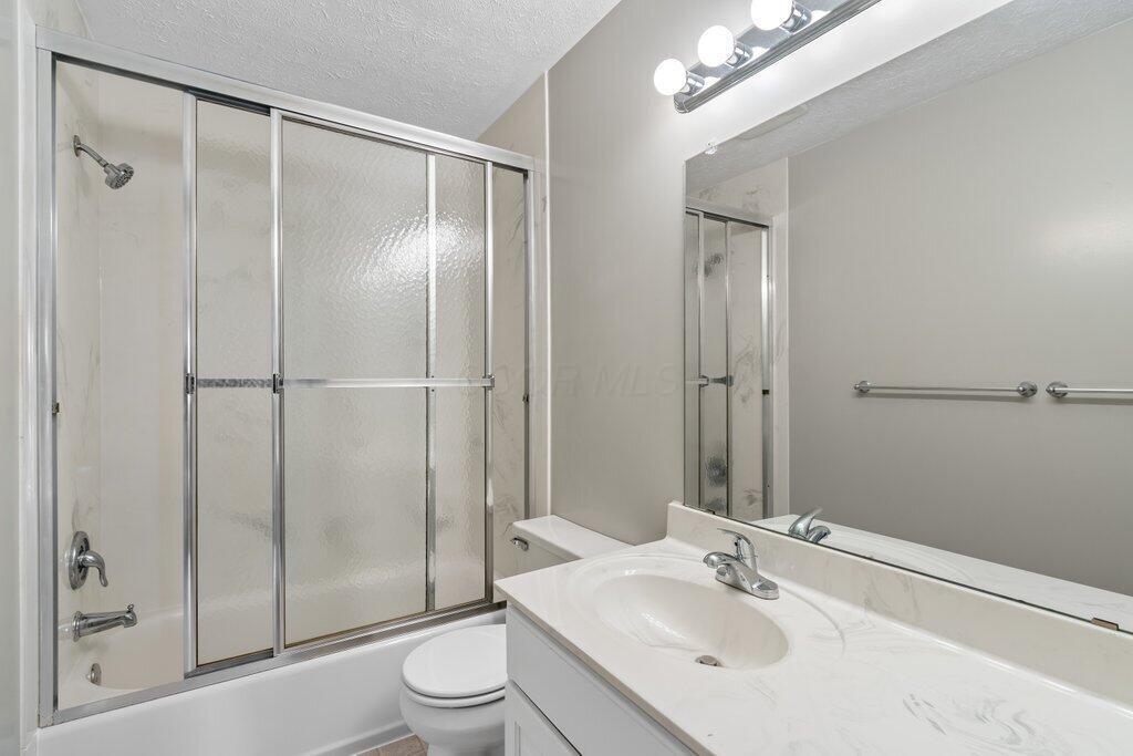 Columbus, Ohio 43230, United States, 4 Bedrooms Bedrooms, ,3 BathroomsBathrooms,Residential,Contingent,125075