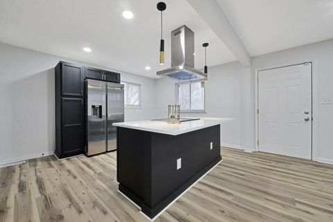 Tiny photo for 1684 E Blake Avenue, Columbus, OH 43219 (MLS # 226002393)