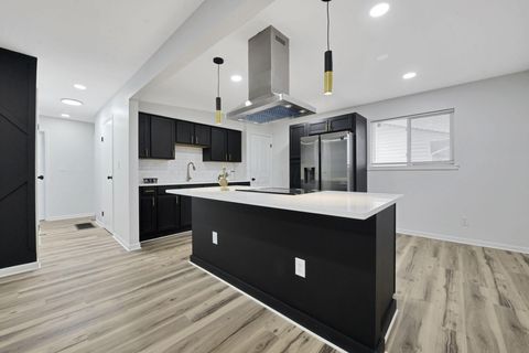 Tiny photo for 1684 E Blake Avenue, Columbus, OH 43219 (MLS # 226002393)