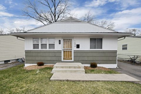 Photo of 1684 E Blake Avenue, Columbus, OH 43219 (MLS # 226002393)