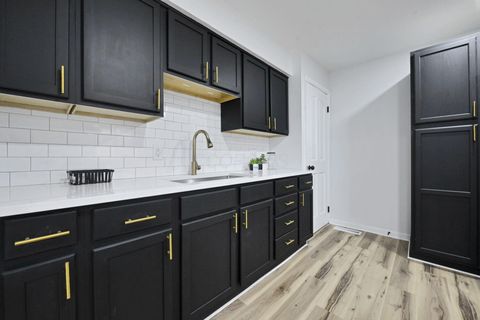 Tiny photo for 1684 E Blake Avenue, Columbus, OH 43219 (MLS # 226002393)