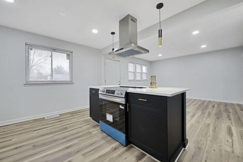 Tiny photo for 1684 E Blake Avenue, Columbus, OH 43219 (MLS # 226002393)