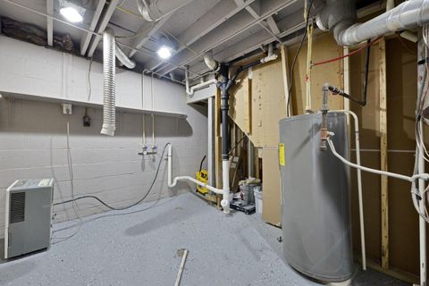 Tiny photo for 1684 E Blake Avenue, Columbus, OH 43219 (MLS # 226002393)